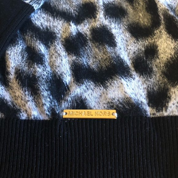 Michael Kors cold shoulder top - Picture 4 of 4